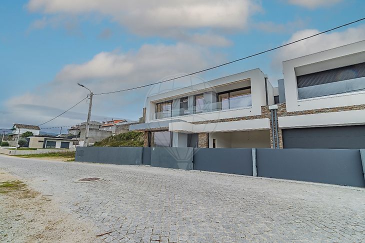 Moradia T3 à venda em Rio de Moinhos Penafiel RE MAX