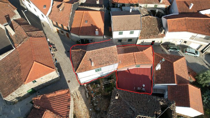 Prédio à venda em Cortiçô e Vila Chã Fornos de Algodres RE MAX