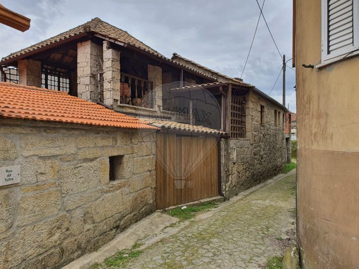 Moradia T Venda Em Oliveira De Frades Souto De Laf Es E Sej Es