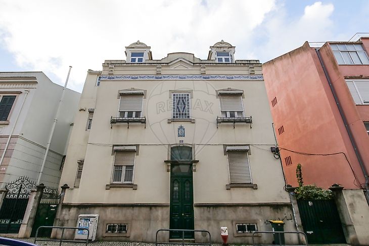 Prédio à venda em Campolide Lisboa RE MAX