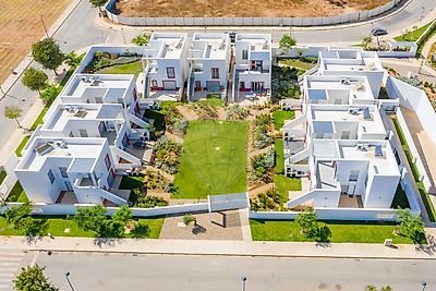 House T3 for sale in Quarteira, Loulé