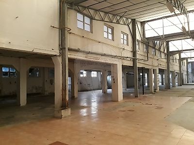 Armazém para arrendar em Alcobaça e Vestiaria, Alcobaça