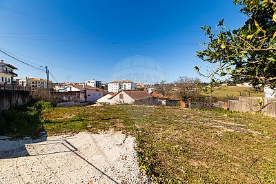 Terreno à venda em Parceiros e Azoia, Leiria