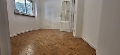 Apartamento para arrendar em Alvalade