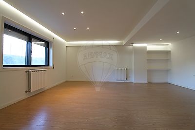 Apartamento para arrendar em Paranhos