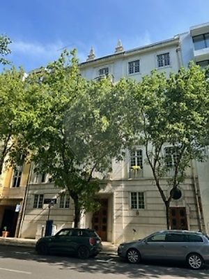 Apartamento T9 à venda em Avenidas Novas, Lisboa