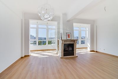 Apartamento para arrendar em São Domingos de Benfica