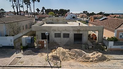 Moradia T5 à venda em Azeitão (São Lourenço e São Simão), Setúbal