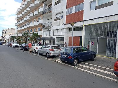 Garagem para arrendar em São José, Ponta Delgada