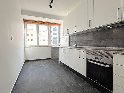 Apartamento para arrendar em Benfica