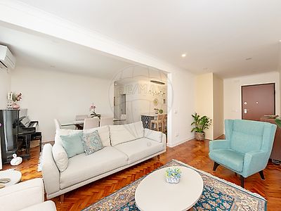 Apartamento para arrendar em Alvalade