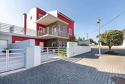 House in Torres Vedras - View 2