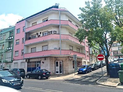 Apartamento T3 à venda em Venteira, Amadora
