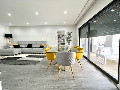 Apartamento T3 à venda em Quelfes, Olhão