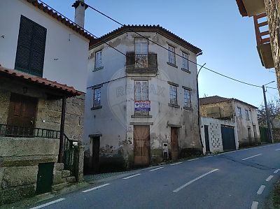 Moradia T9 à venda em Nespereira, Gouveia