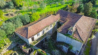 Moradia T4 à venda em Souselo, Cinfães