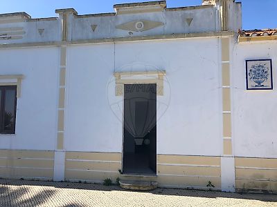 Moradia T4 à venda em Alcantarilha e Pêra, Silves