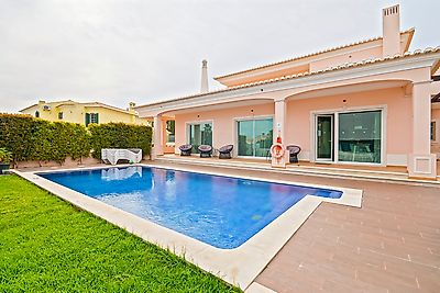 Moradia T7 para arrendar em Albufeira e Olhos de Água, Albufeira