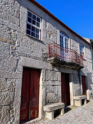 Moradia T3 à venda em Figueiró da Granja, Fornos de Algodres