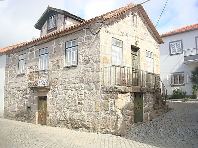 Moradia T5 à venda em Lajeosa do Mondego, Celorico da Beira