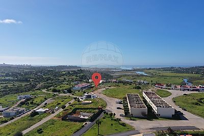 Moradia T4 à venda em Mexilhoeira Grande, Portimão
