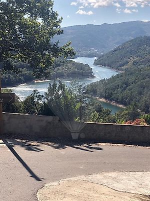 Terreno à venda em Louredo, Vieira do Minho