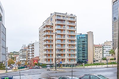 Apartamento T2 para arrendar em Campolide, Lisboa