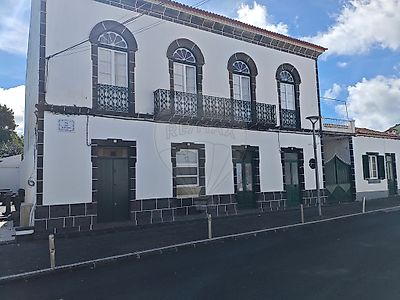 Moradia T5 à venda em São Vicente Ferreira, Ponta Delgada | RE/MAX Portugal