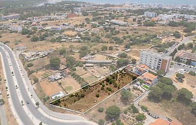 Land for sale in Quarteira, Loulé