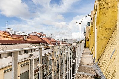Apartamento T6 à venda em Penha de França, Lisboa