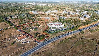 Land for sale in Mexilhoeira Grande, Portimão — photo 1