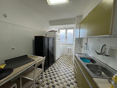 Apartamento T2 à venda em Mina de Água, Amadora