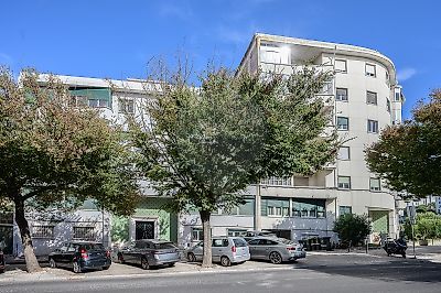 Apartamento para arrendar em Alvalade