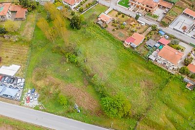 Terreno à venda em Serzedo e Calvos, Guimarães
