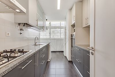 Apartamento para arrendar em Alvalade