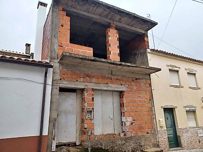 Moradia T3 à venda em Escalos de Cima e Lousa, Castelo Branco