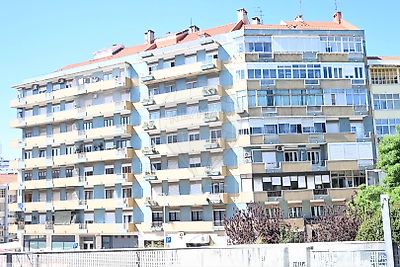 Apartamento para arrendar em Alvalade