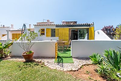 House T2 for sale in Quarteira, Loulé