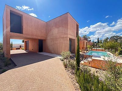 House T3 for sale in Quarteira, Loulé