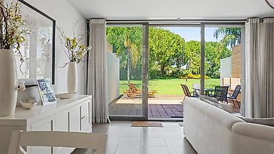 House T4 for sale in Quarteira, Loulé