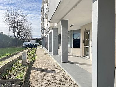 Loja à venda em São Mamede de Infesta e Senhora da Hora, Matosinhos