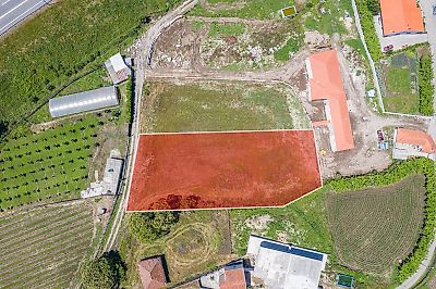 Terreno à venda em Revinhade, Felgueiras