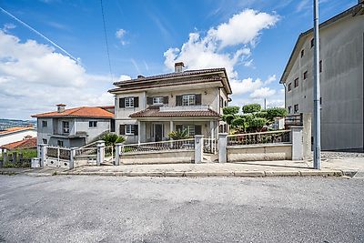 Moradia T4 à venda em Vila Verde e Santão, Felgueiras