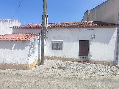 Moradia T3 à venda em São Miguel do Rio Torto e Rossio ao Sul do Tejo, Abrantes
