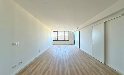 Apartamento para arrendar em Alvalade