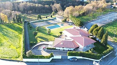 Moradia T5 à venda em Brito, Guimarães