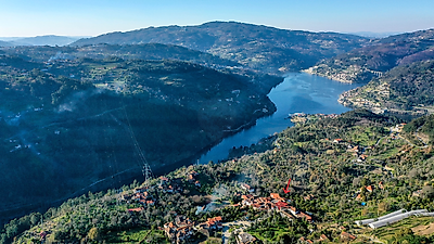 Moradia T4 à venda em Oliveira, Cinfães