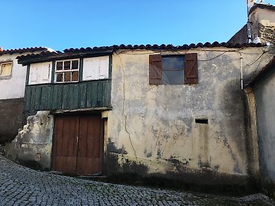 Moradia T2 à venda em Açoreira, Torre de Moncorvo