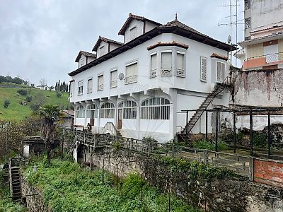 Moradia T7 à venda em Sé, Santa Maria e Meixedo, Bragança