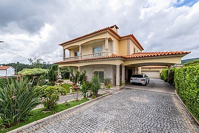 Moradia T3 à venda em Vermoim, Vila Nova de Famalicão